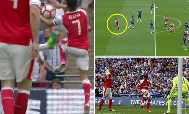 Gol Cantik Alexis Sanchez Berkat Handball yang Luput dari Kejelian Wasit